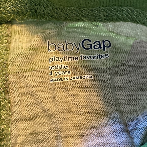 GAP shorts Size 4 - Picture 3 of 4